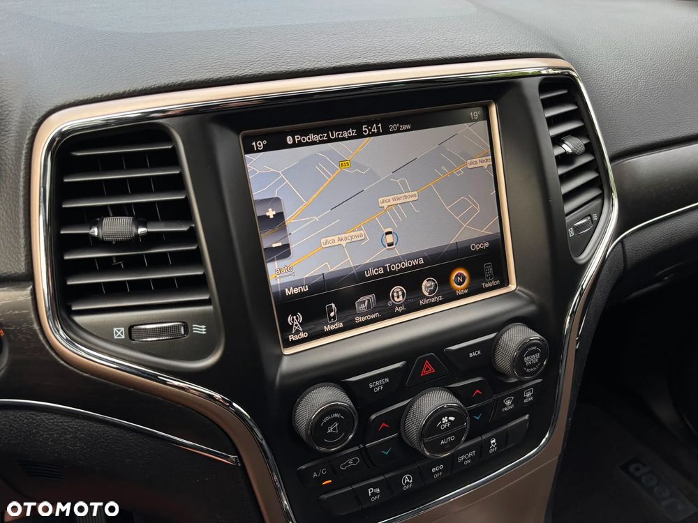 Jeep Grand Cherokee - 30