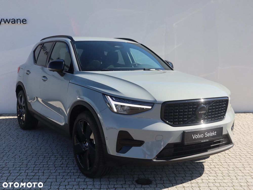 Volvo XC 40 B4 Plus Black Edition - 9