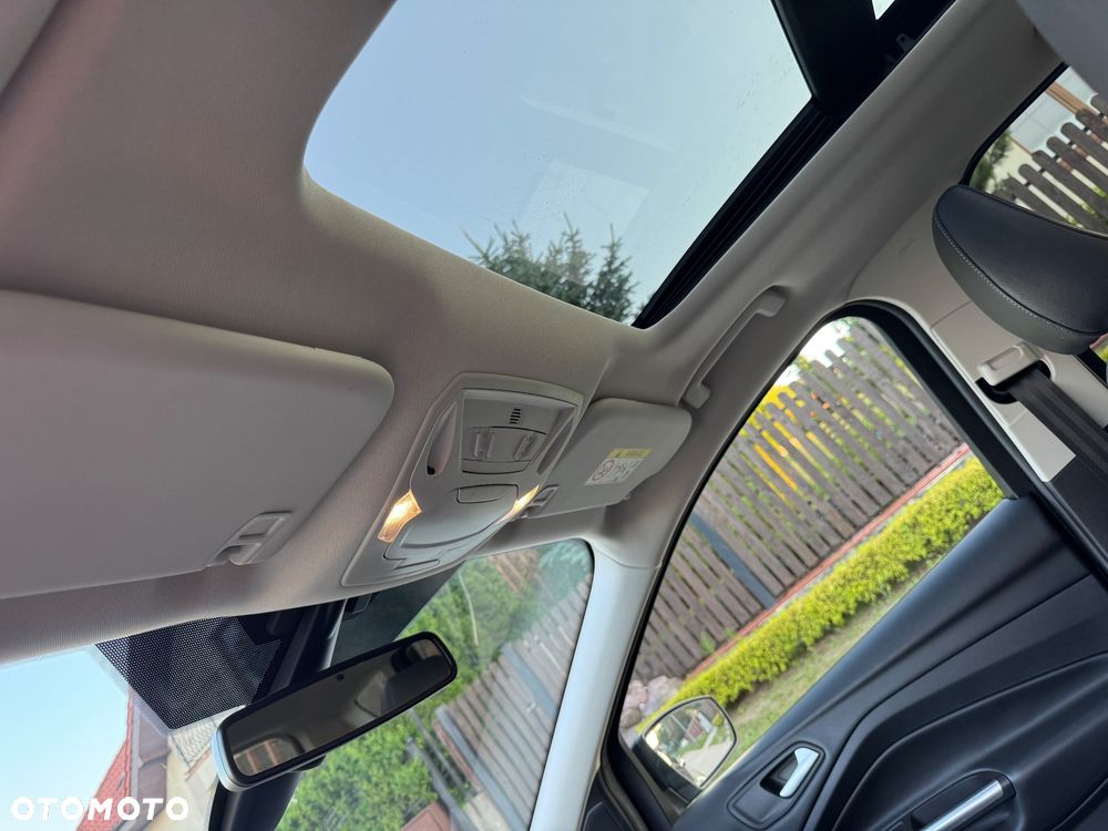 Ford Kuga 2.0 TDCi 2x4 Titanium - 27