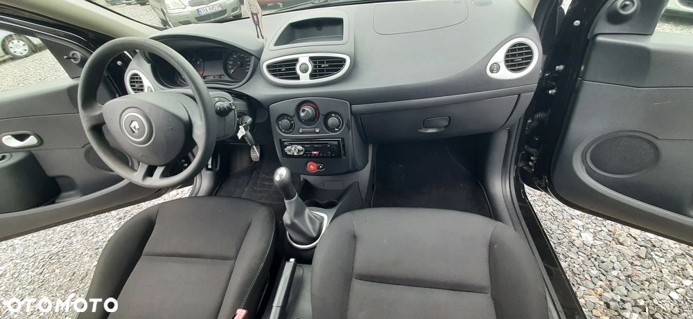 Renault Clio - 27