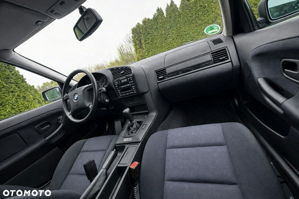 BMW Seria 3 318i - 15