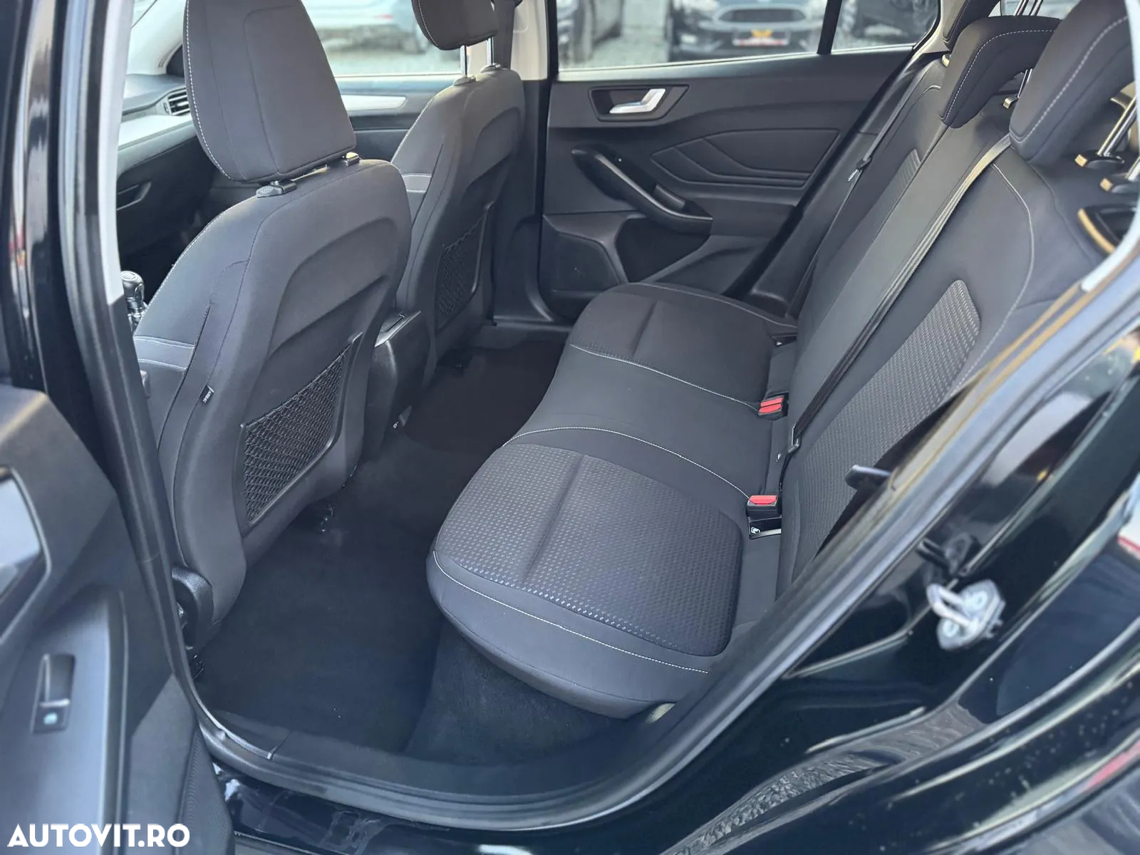 Ford Focus 1.5 EcoBlue Start-Stopp-System TITANIUM - 9