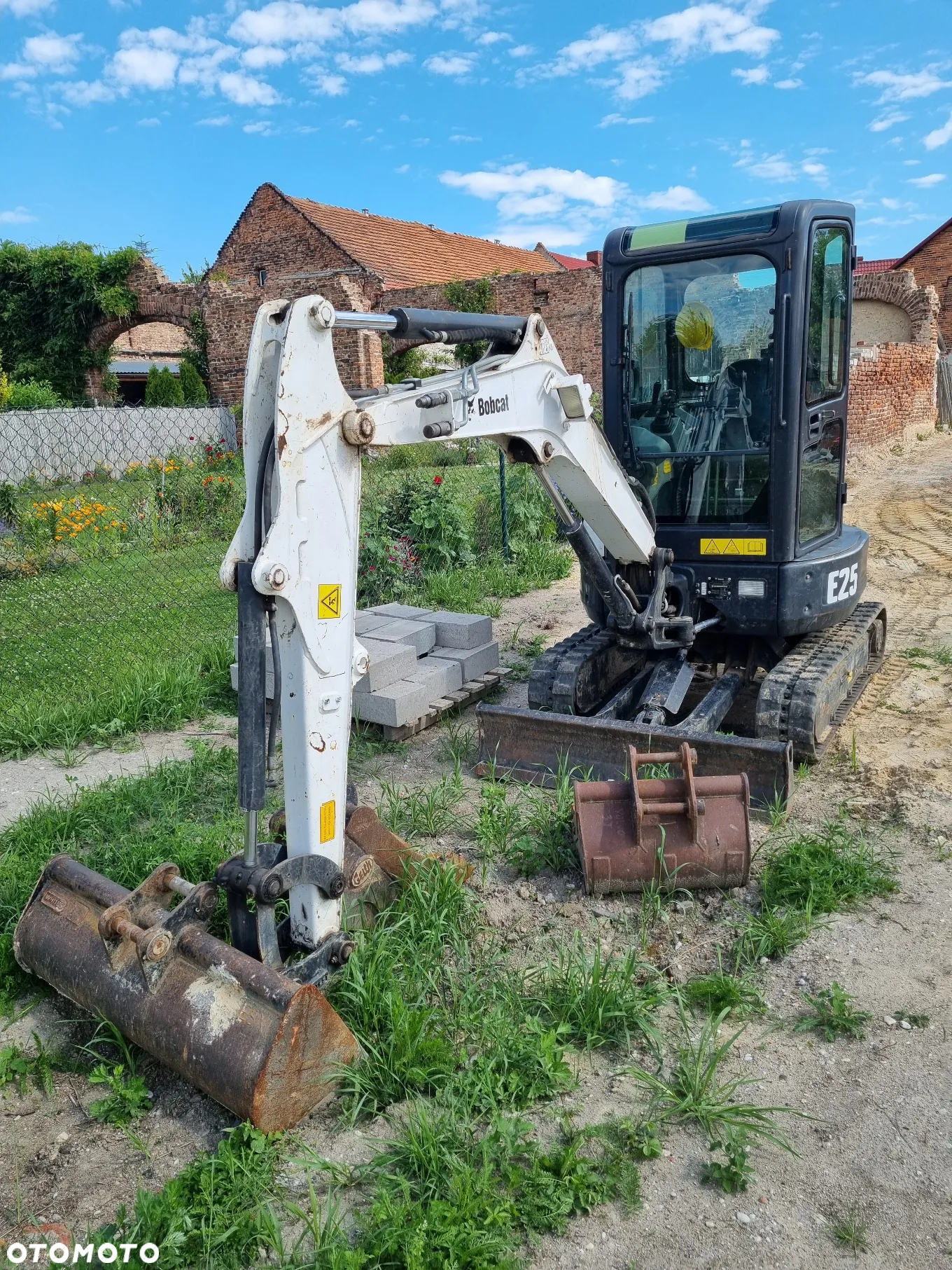 Bobcat E25 - 17