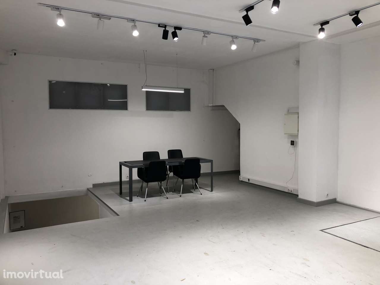 Oportunidade Única no Centro de Lisboa – 2 Lojas + Armazém | Alcântara - Grande imagem: 5/34