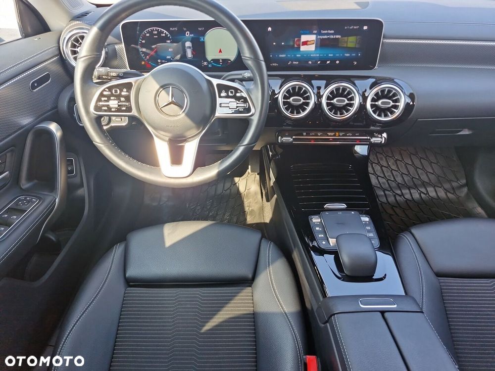 Mercedes-Benz CLA 180 Progressive 7G-DCT - 10