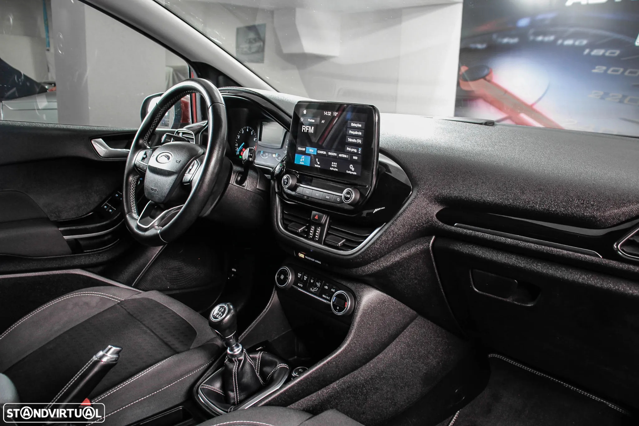 Ford Fiesta 1.0 EcoBoost Titanium - 25