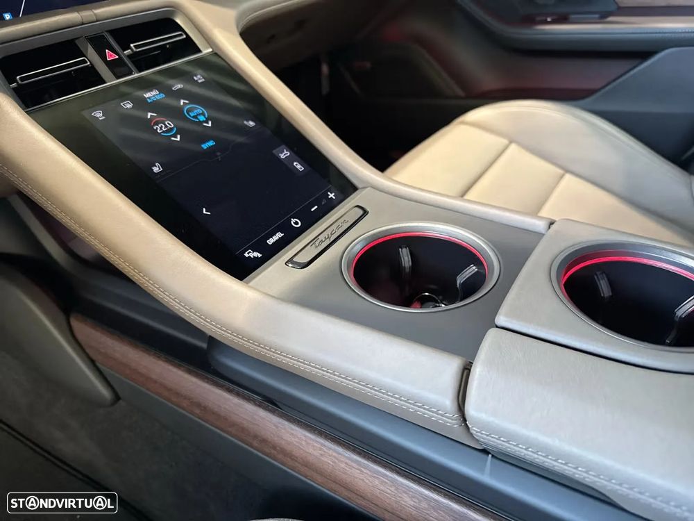 Porsche Taycan Cross Turismo 4S - 25