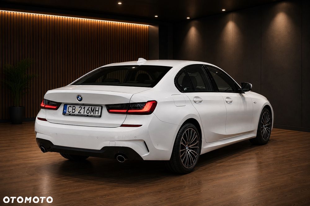 BMW Seria 3 318d M Sport - 2