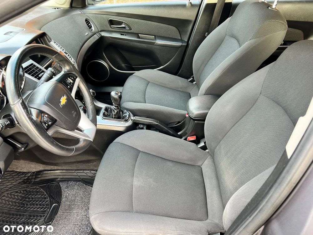Chevrolet Cruze 1.8 LT+ - 11