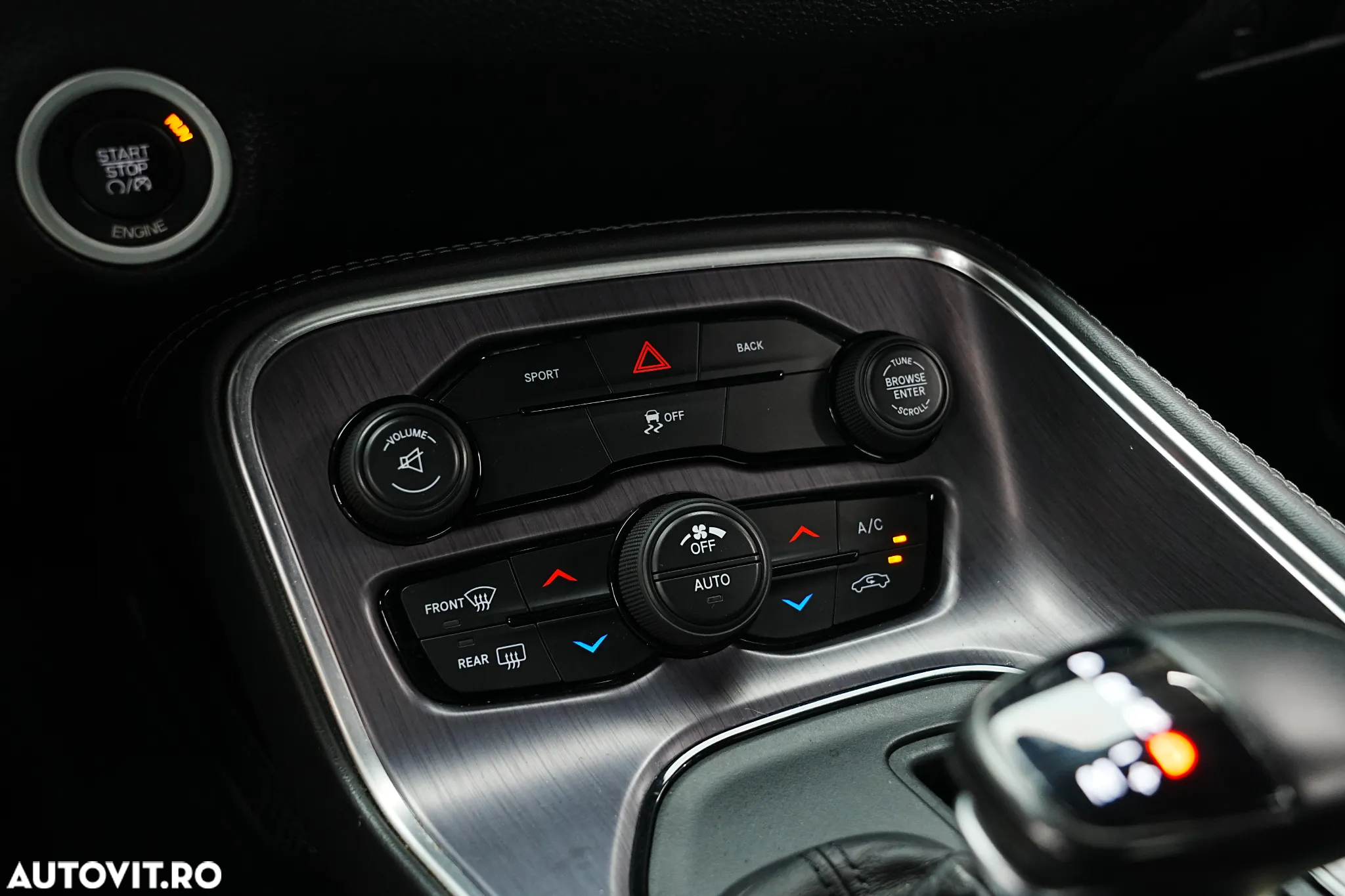 Dodge Challenger Automatik SXT Plus - 23