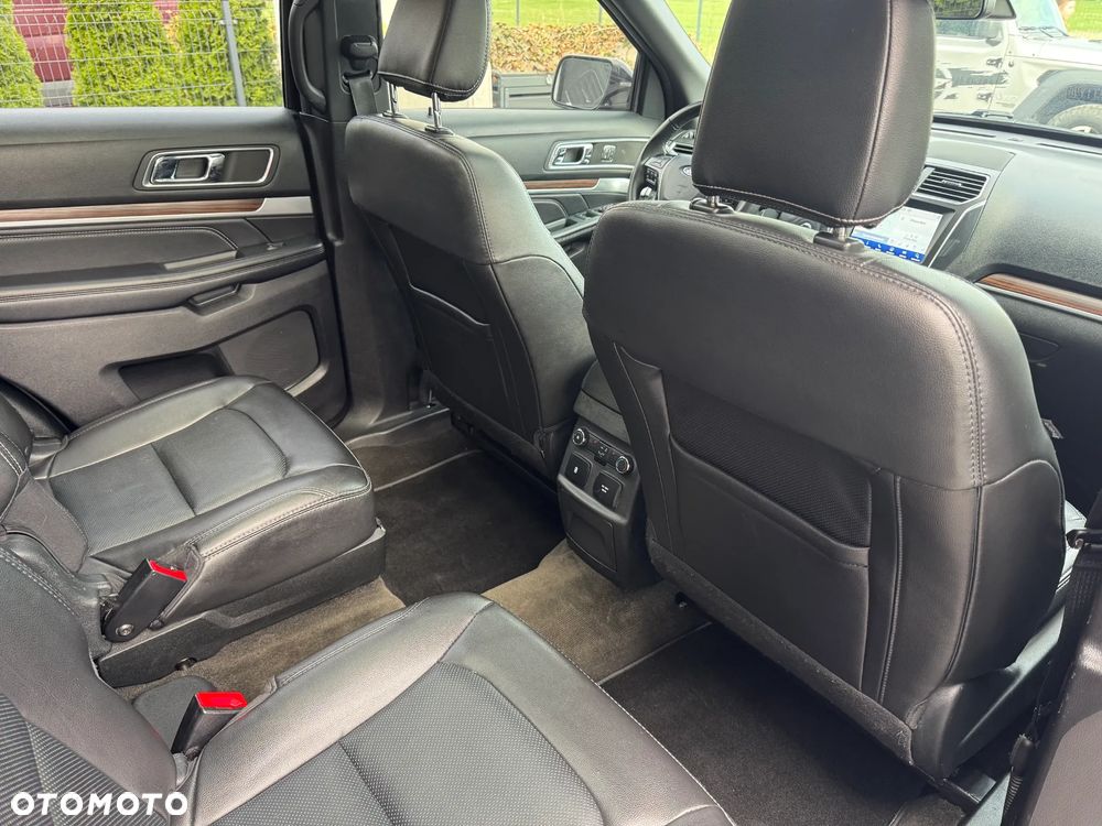 Ford Explorer - 18