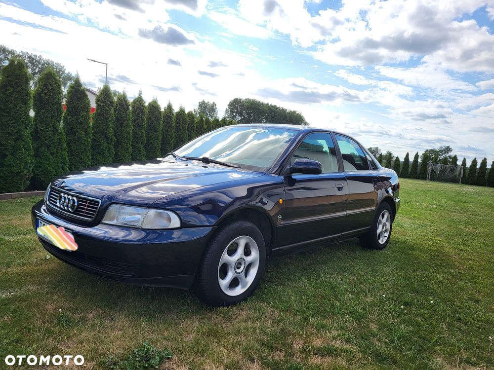 Audi A4 Limousine - 1