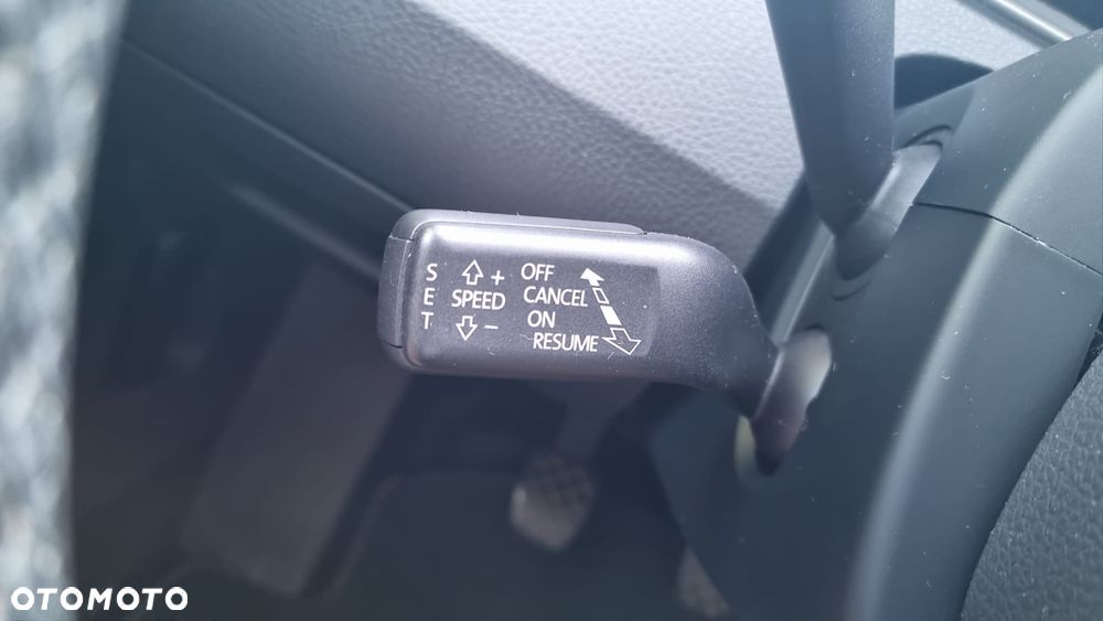 Volkswagen Passat - 19