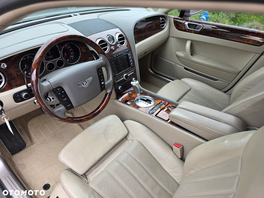 Bentley Flying Spur - 13