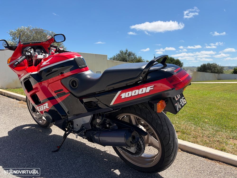 Honda CBR CBR1000F - 2