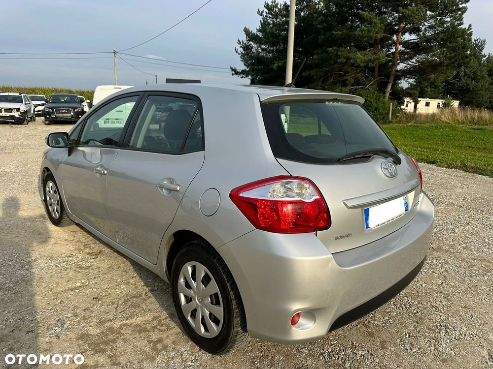 Toyota Auris 1.4 D-4D - 3