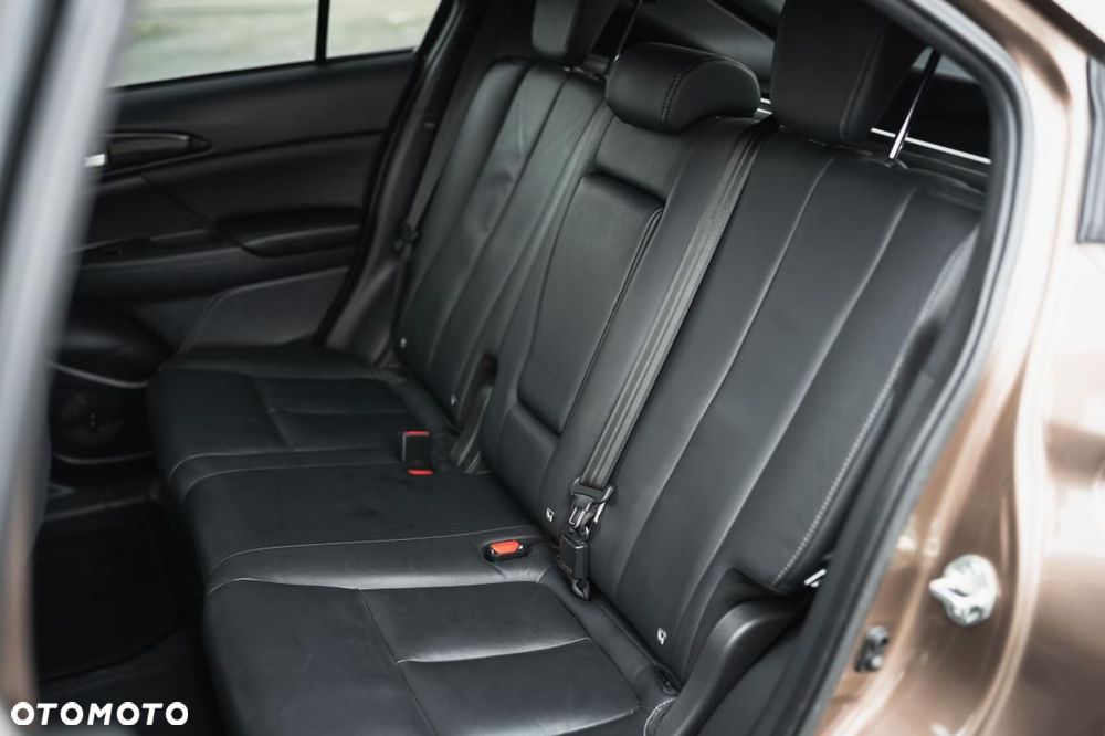 Mitsubishi Eclipse Cross - 33