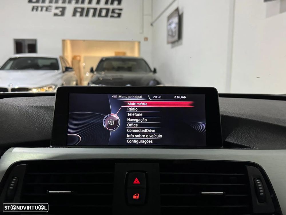 BMW 320 d Touring Pack M - 21