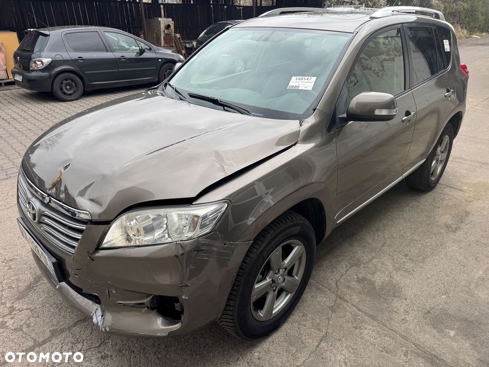 Toyota RAV4 - 1