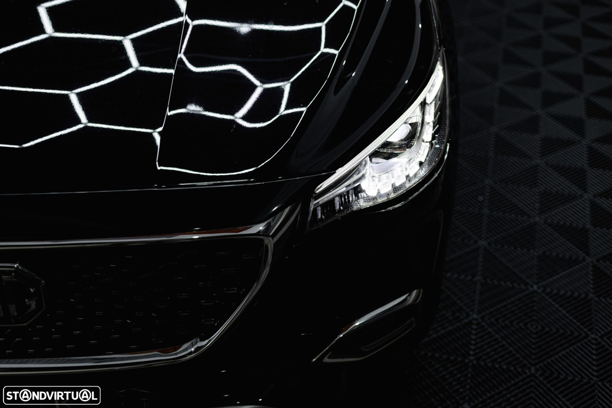 MG EHS 1.5T-GDI PHEV Luxury - 13