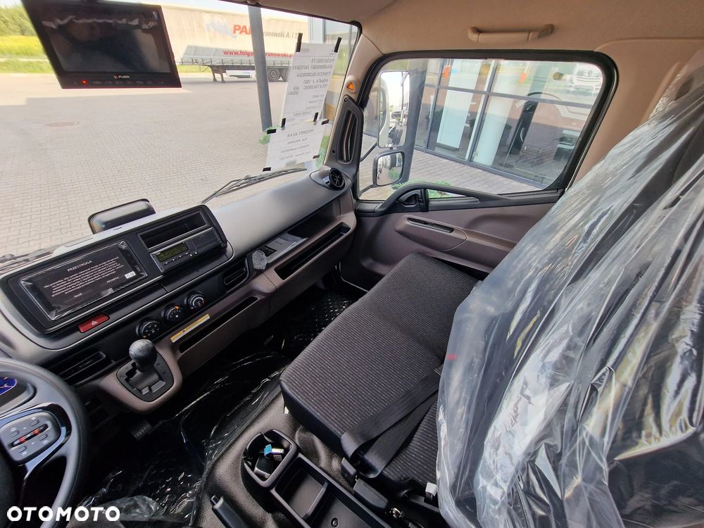 FUSO Canter 9C18 4x2 AMT - 13
