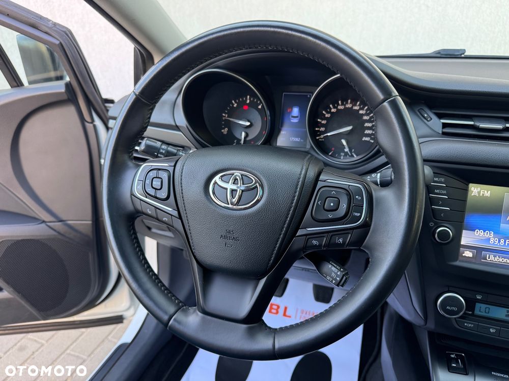 Toyota Avensis 2.0 D-4D Selection - 22