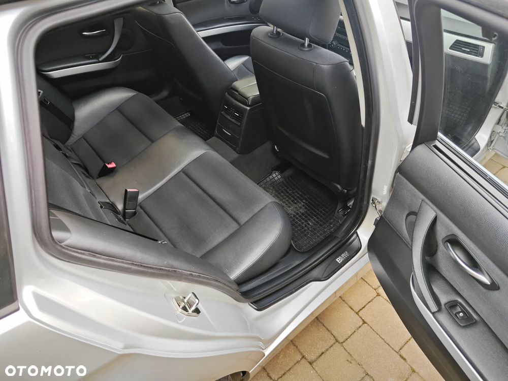 BMW Seria 3 320d - 11