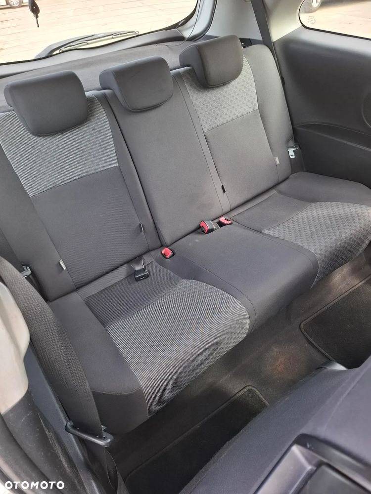 Toyota Yaris - 6