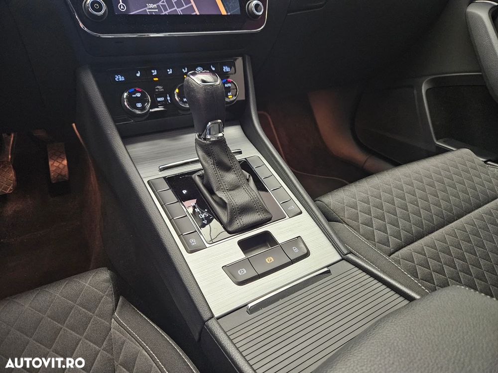 Skoda Superb 2.0 TDI DSG Ambition - 26