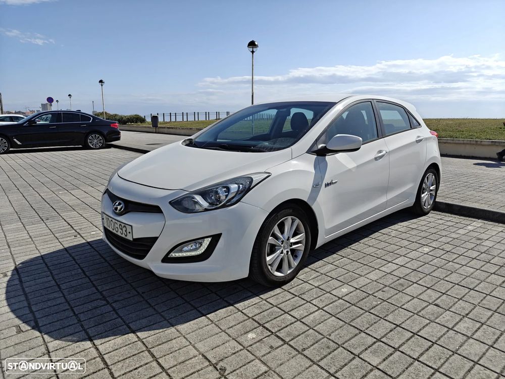 Hyundai i30 1.6 CRDI Blue Comfort - 1