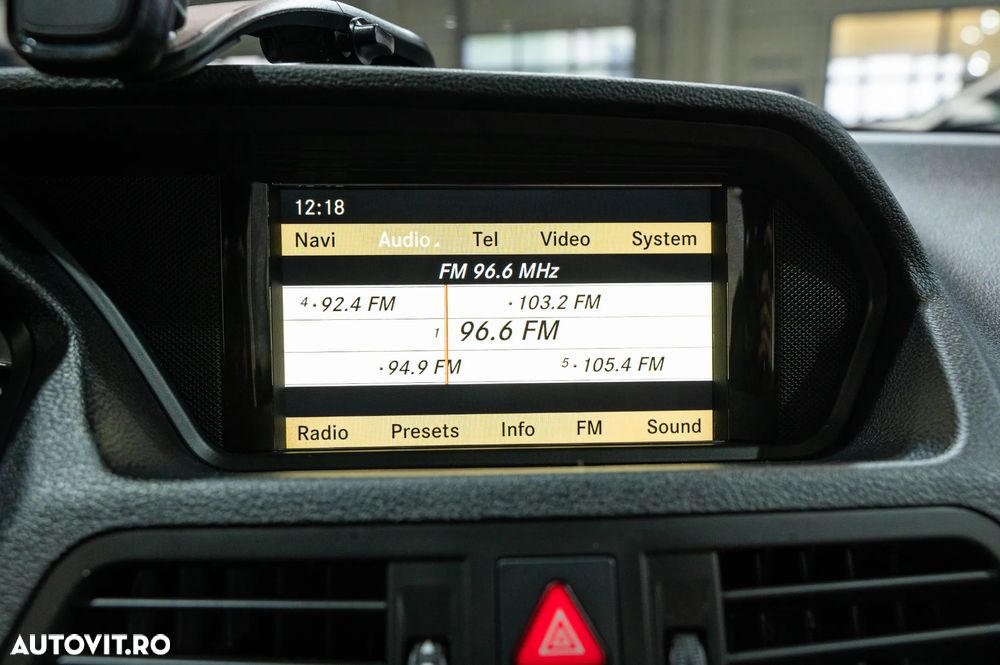 Mercedes-Benz E 350 CGI Coupe BlueEFFICIENCY 7G-TRONIC Avantgarde - 17