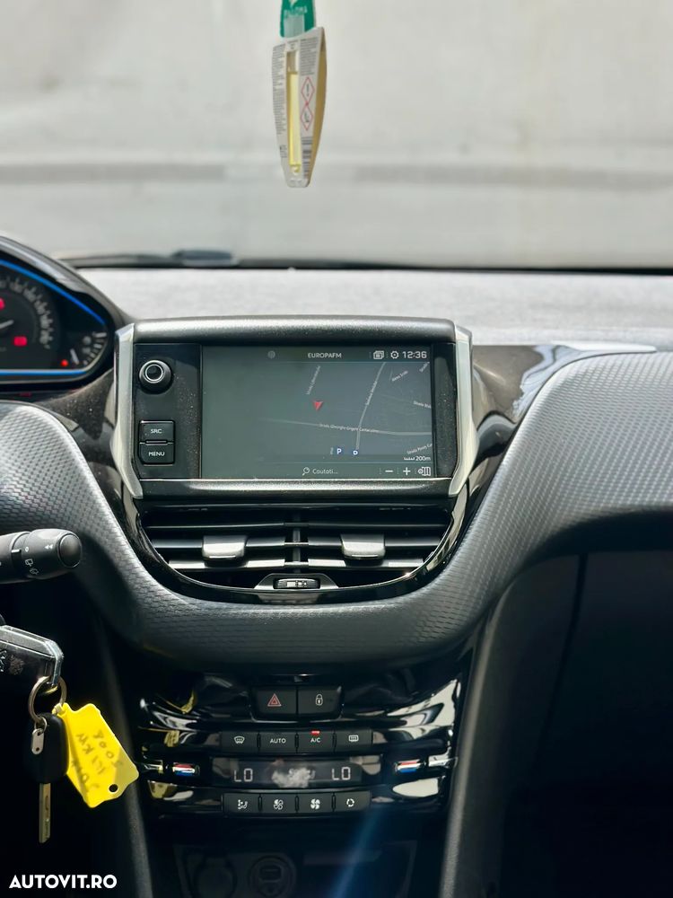 Peugeot 2008 - 13