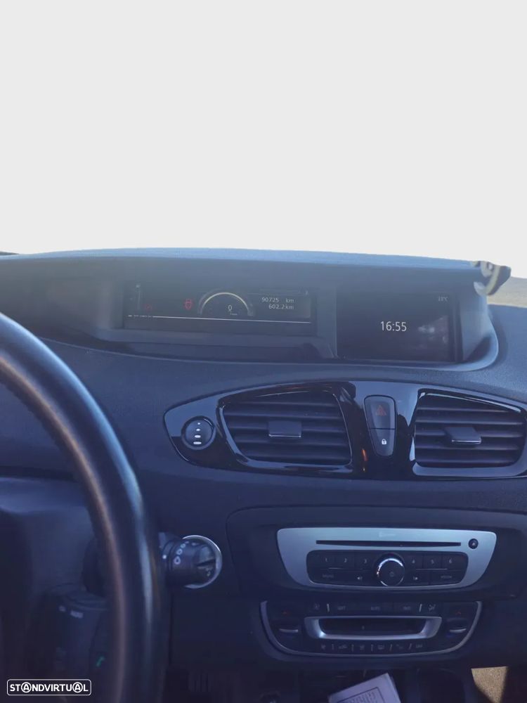 Renault Grand Scénic ENERGY TCe 115 S&S Bose Edition — fotografia 9