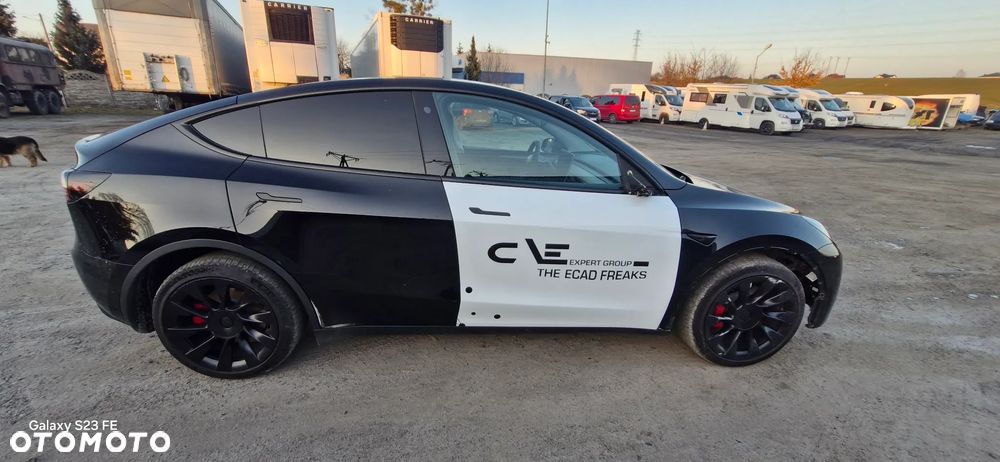 Tesla Model Y Long Range Dual Motor AWD - 6