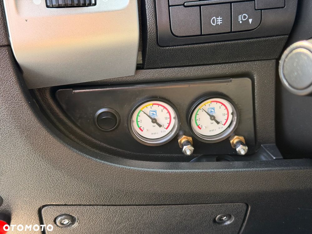 Fiat DUCATO 2.3 MultiJet 150KM Euro-6 IZOTERMA WINDA PALFINGER UDT do 2028r Poduszki zawieszenia tył pneumatyczne! + Kompresor DMC:3.5t Ładowność 950kg KONTENER DRZWI tył Skrzydłowe + Drzwi BOCZNE Spoiler - Owiewki boczne kabiny TUV Thuringen ISO , Tempomat, Klimatronik i więcej.. - 20