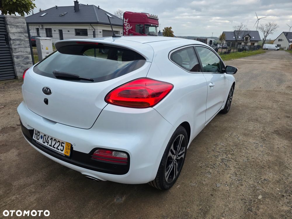 Kia Ceed - 4
