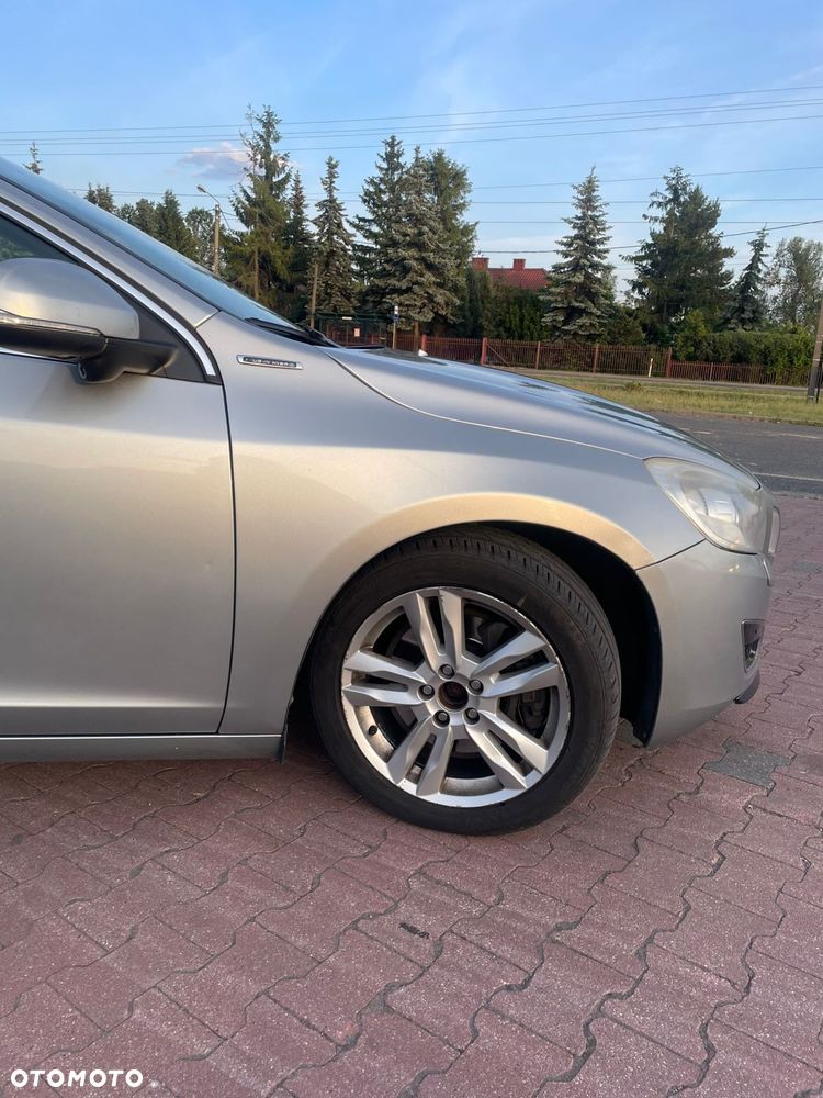 Volvo V60 D5 AWD R-Design Summum - 24