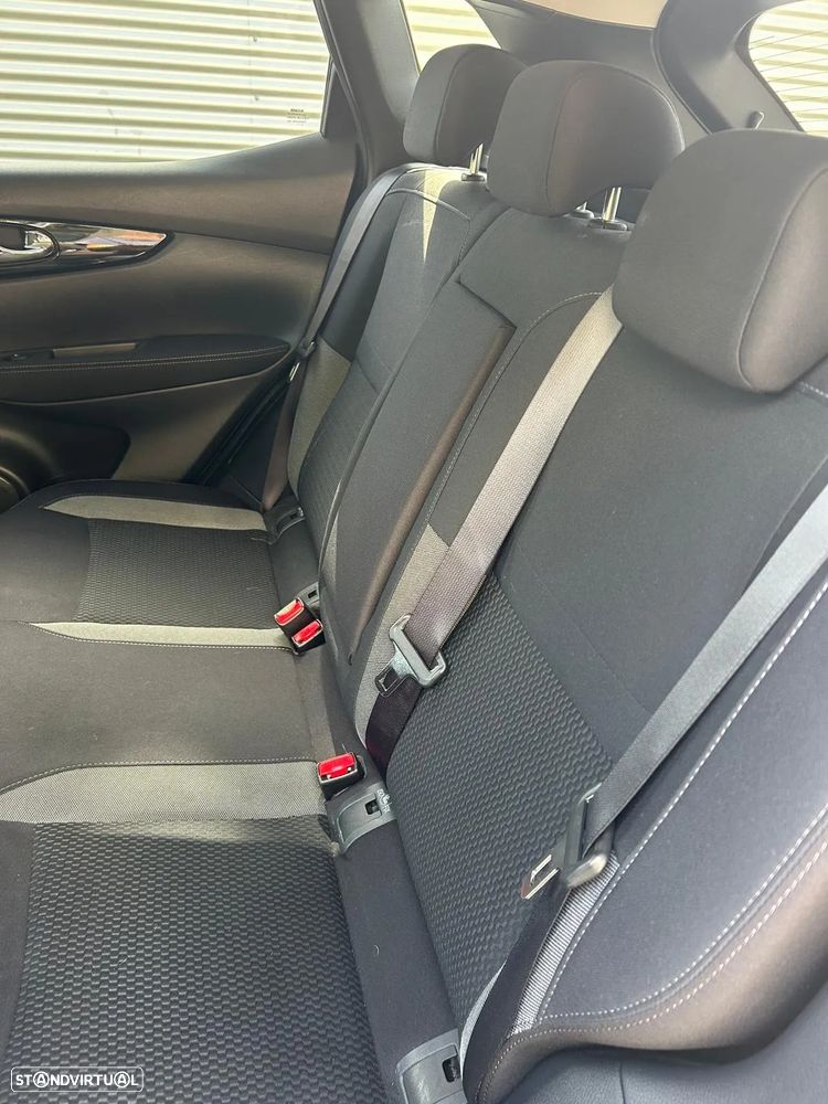 Nissan Qashqai 1.5 dCi N-Connecta - 9