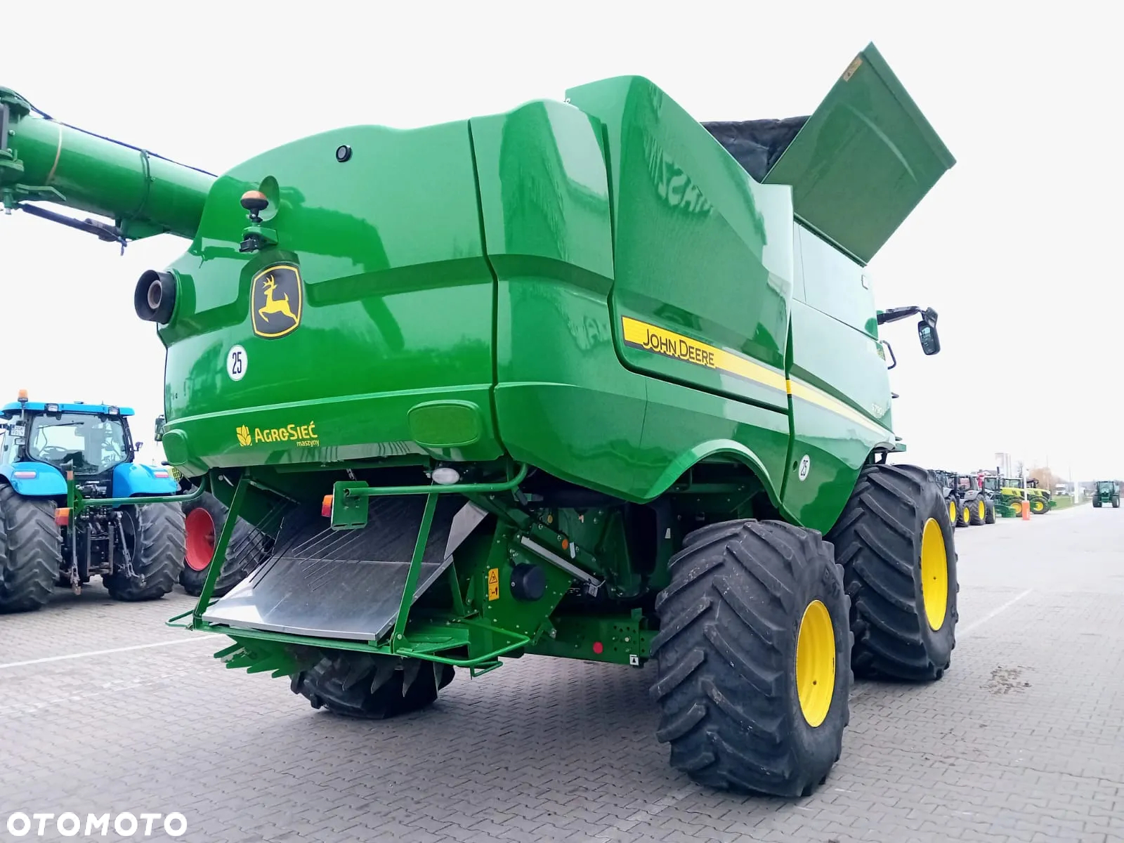 John Deere S790 - 8