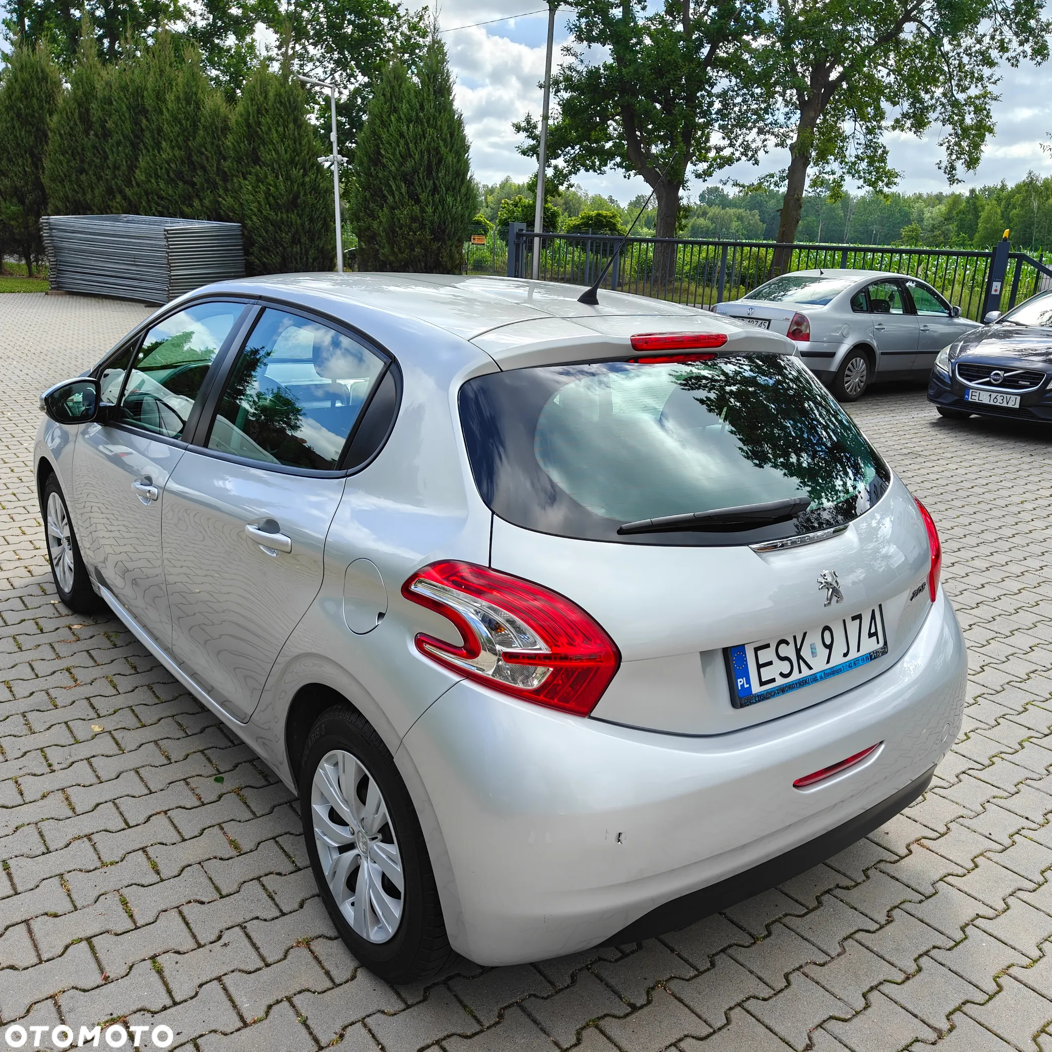Peugeot 208 - 11