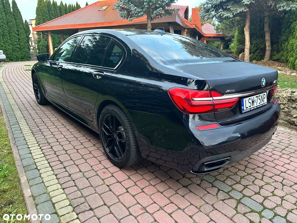 BMW Seria 7 750Li xDrive - 13