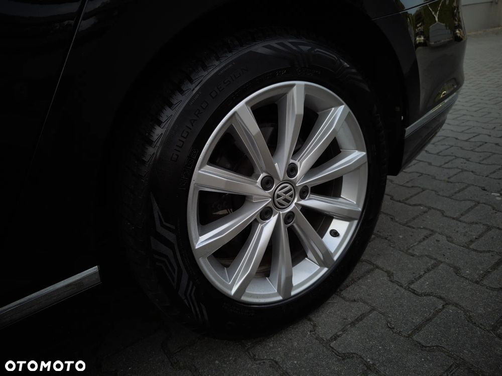Volkswagen Passat 2.0 TDI (BlueMotion Technology) Highline - 10