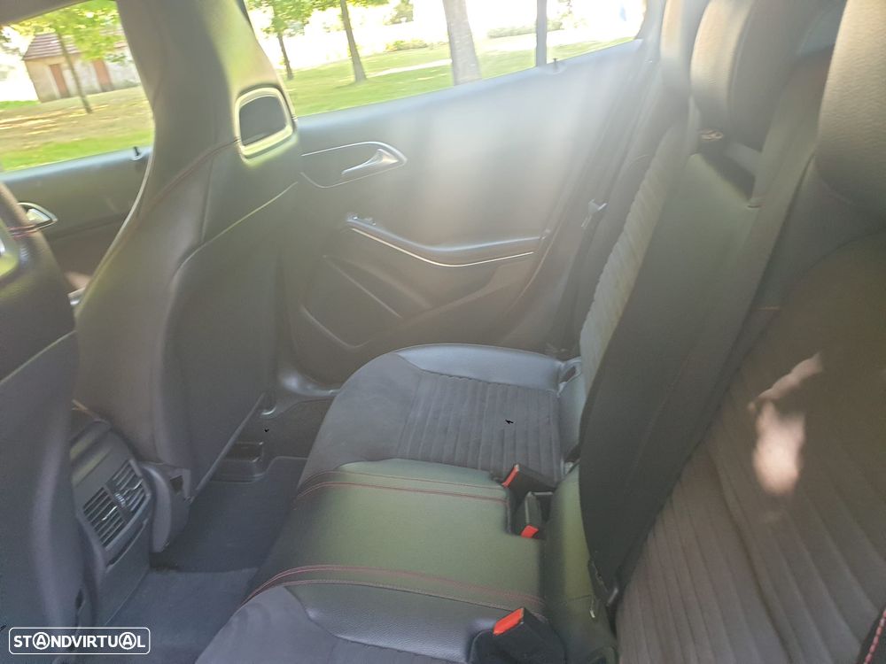 Mercedes-Benz GLA 220 CDI AMG Line - 17