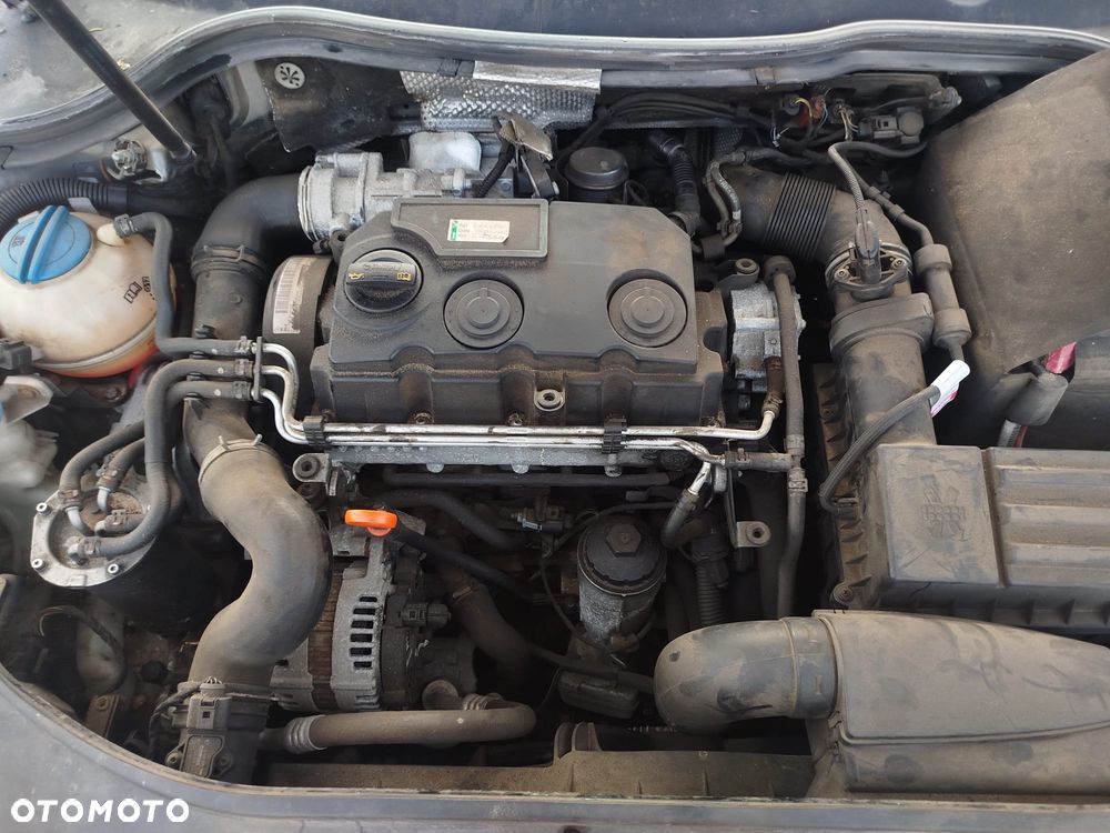 Volkswagen Passat - 12