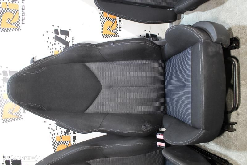 Bancos Peugeot RCZ em Tecido - 4