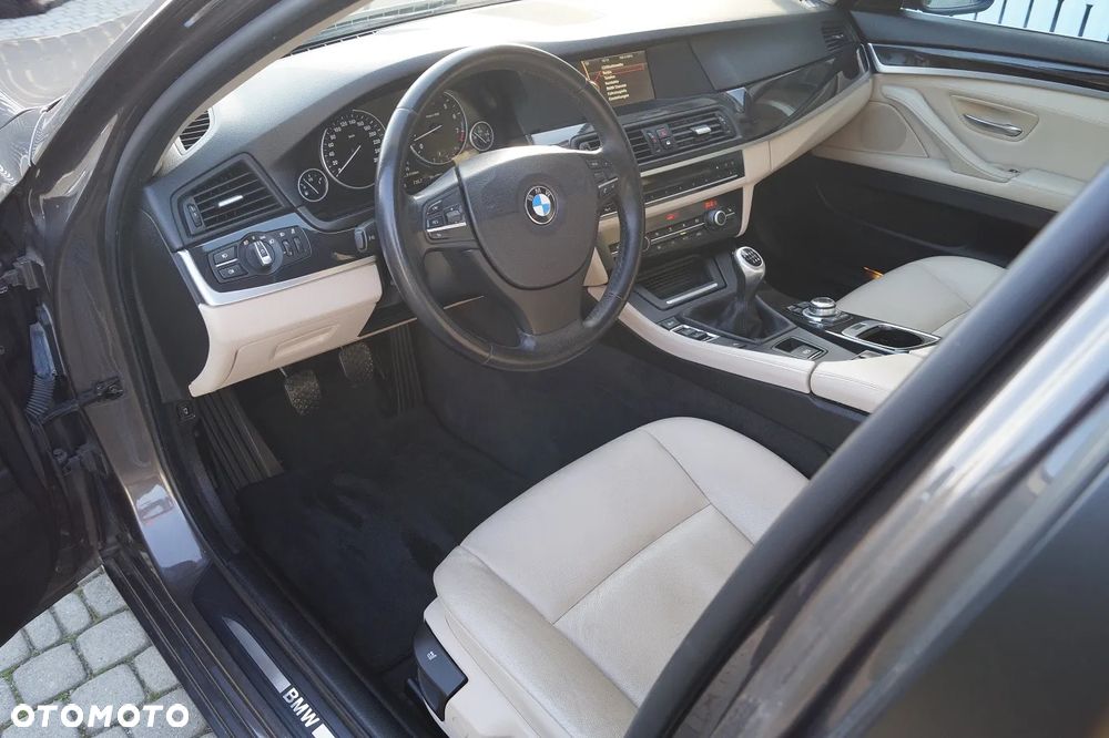 BMW Seria 5 520i - 5