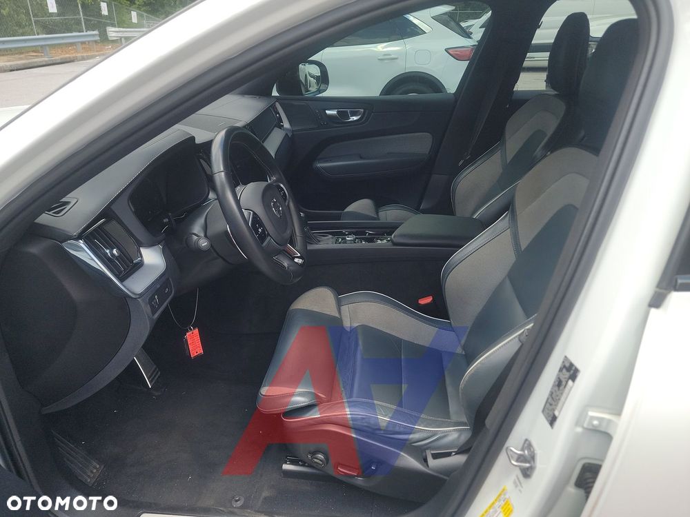 Volvo XC 60 T5 AWD R-Design - 8