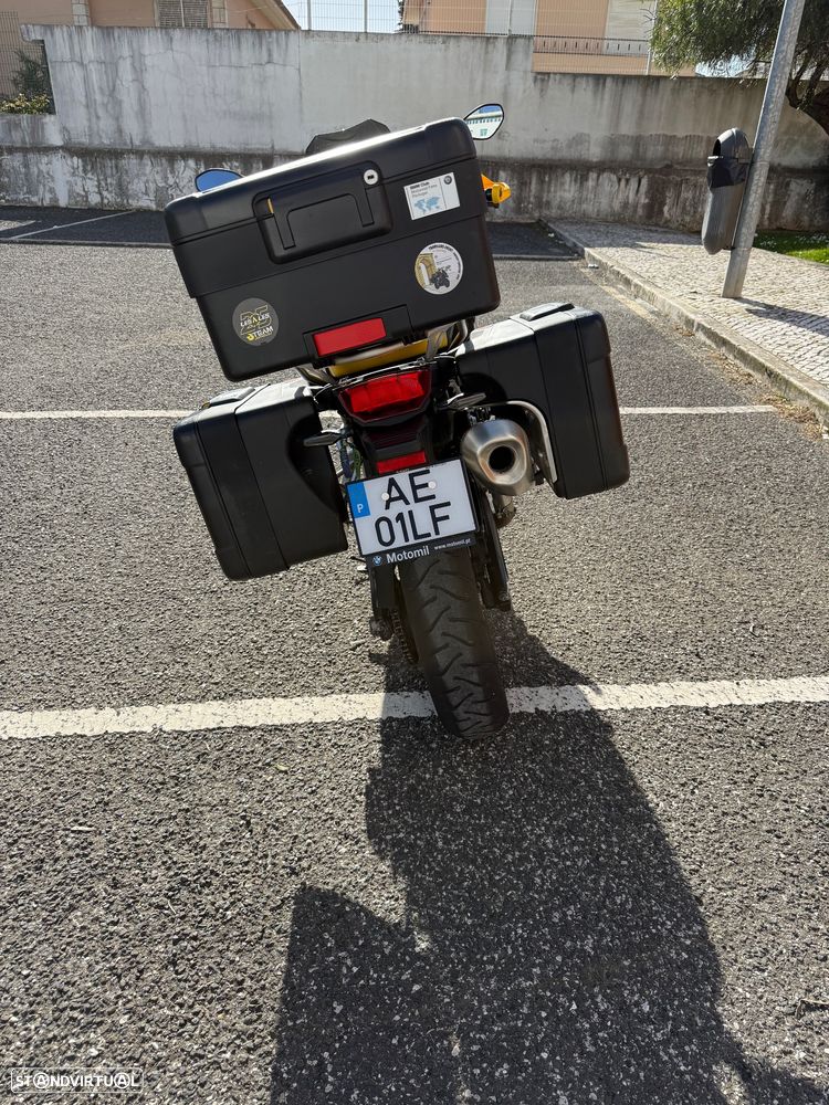 BMW F 750 GS 40 anos - 3