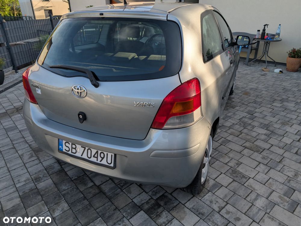 Toyota Yaris 1.4 D-4D Terra A/C - 11