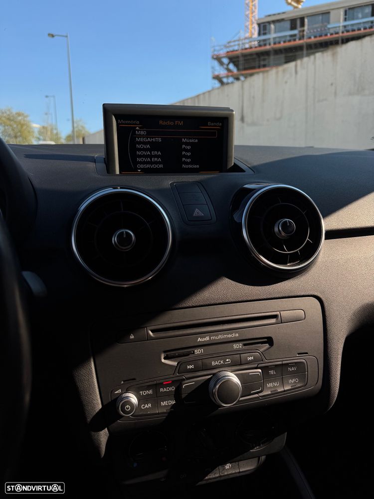 Audi A1 Sportback 1.6 TDi S-line S tronic - 16